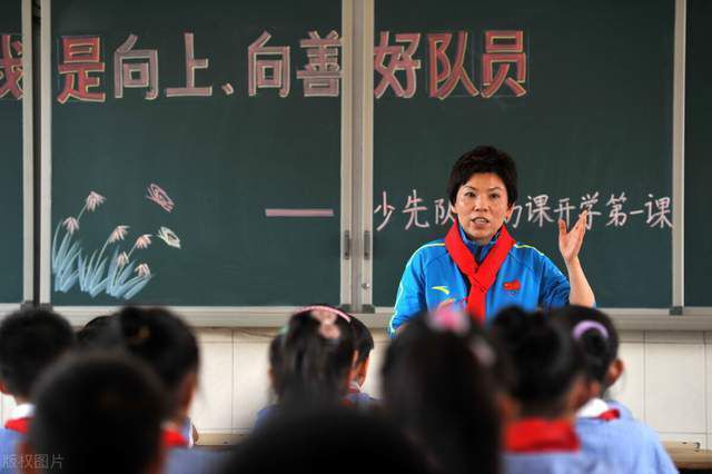 这部公路笑剧，安妮在人生的交叉路上，在持久备受萧瑟的婚姻关系里，她不测与丈夫贸易上的火伴踏上公路之旅，7小时的路程成为2天的心灵浸礼，她在进程中从头体味人生该追逐的标的目的，从头找到糊口意义的故事。@www.lsjdyw.net